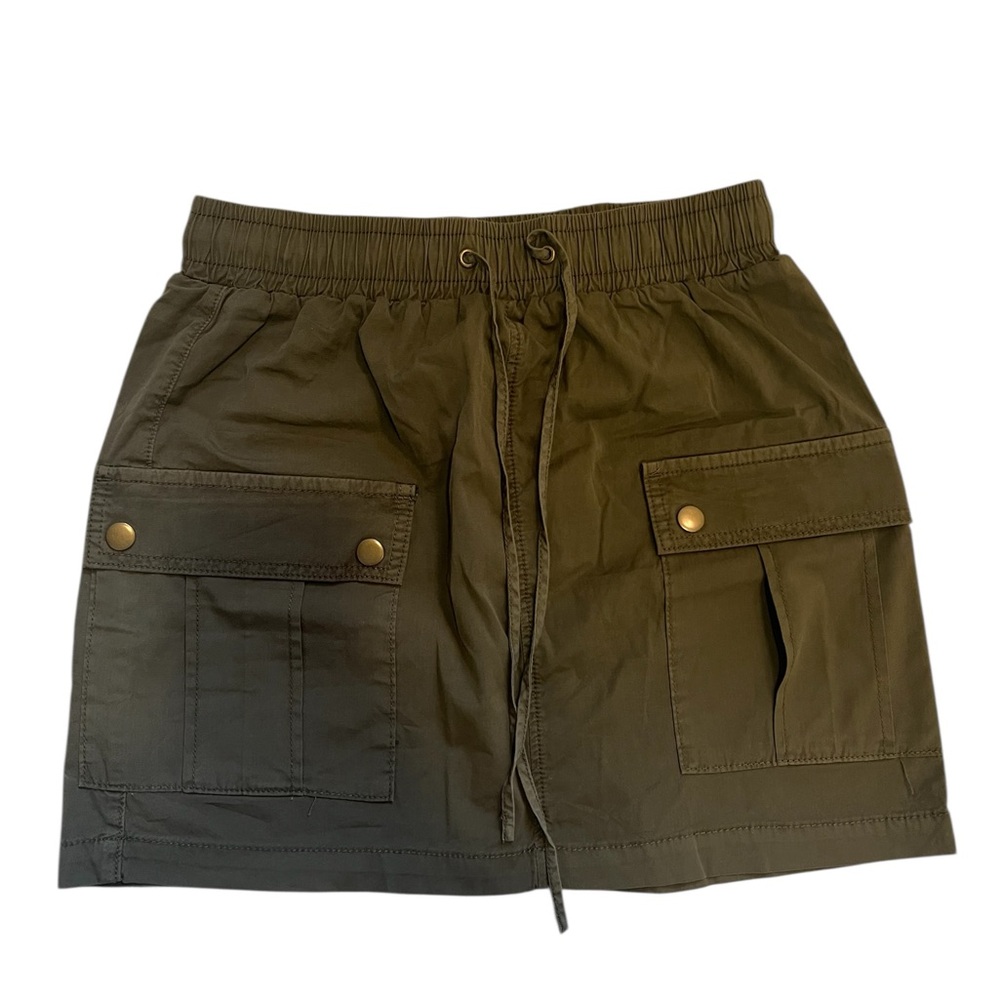 Evereve Dark Green cargo skirt with drawstring casual comfort